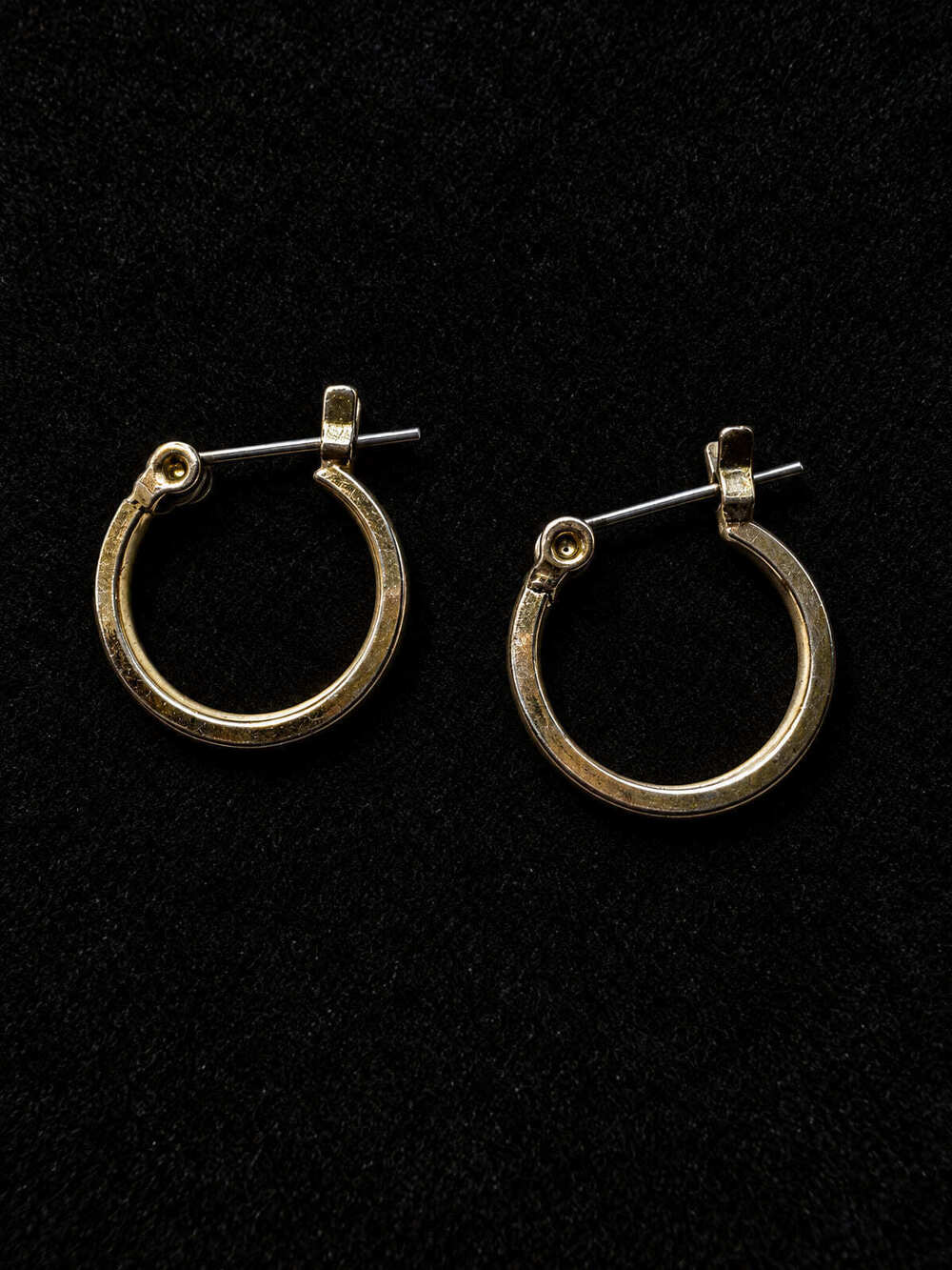 ⚜️ Hoop Earrings | Everyday Mini Hoops | Gold-Tone Latch-Back 💗